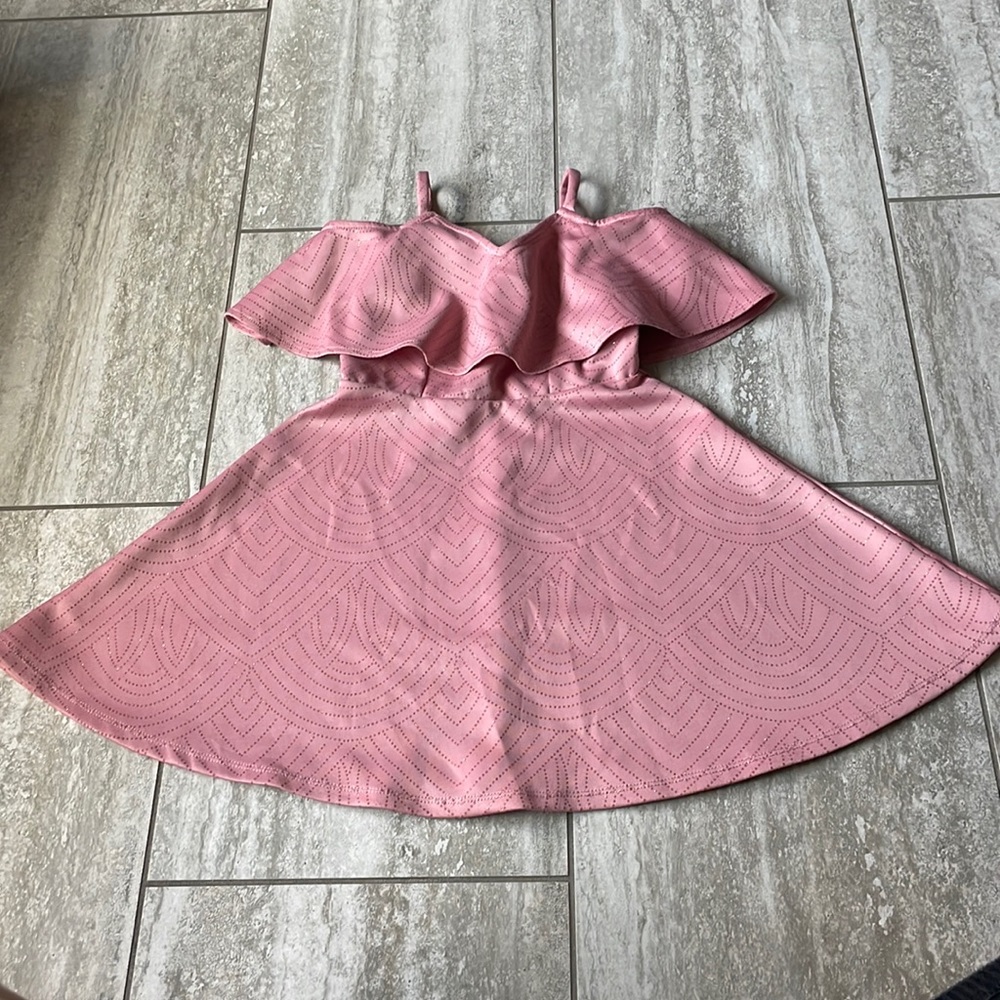 preloved emily West,off shoulder, flare ,strap,size 6,pink dress for girls
